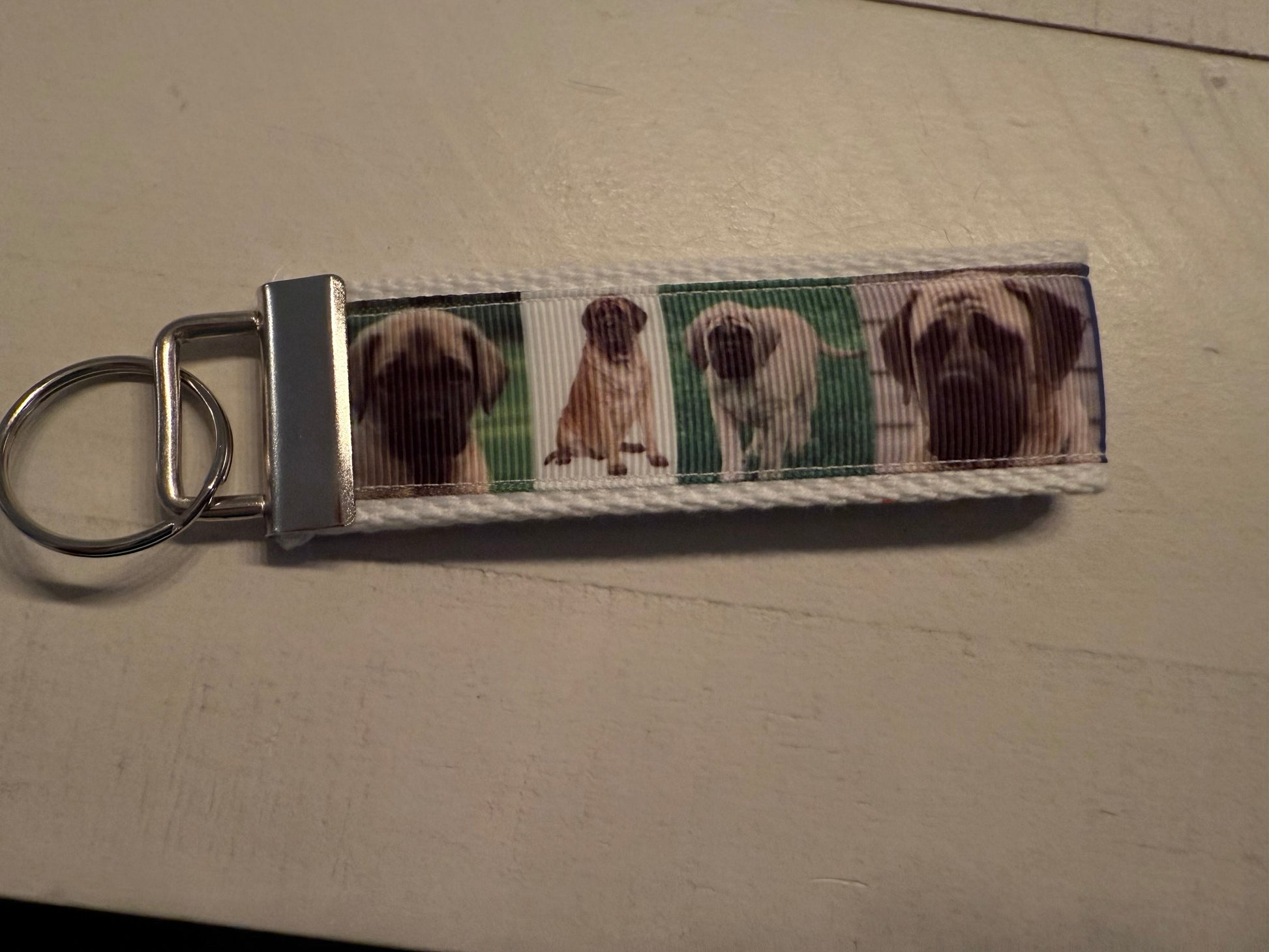 English Mastiff Keychain – Durable Dog Lover Gift | Cute Mastiff Key Fob