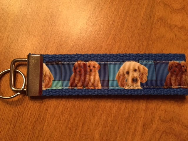 Doodle Dog Keychain with Blue Plaid Background – Cute Puppy Gift for Dog Lovers