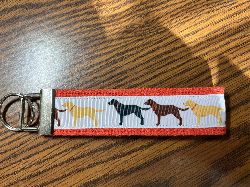 Labrador Retriever Wristlet Keychain – Dog Lover Gift with Yellow, Black & Chocolate Labs