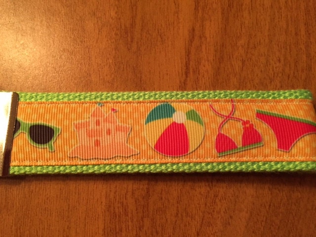 Beach Vibes Wristlet Keychain – Carry Summer with You! 🏖️