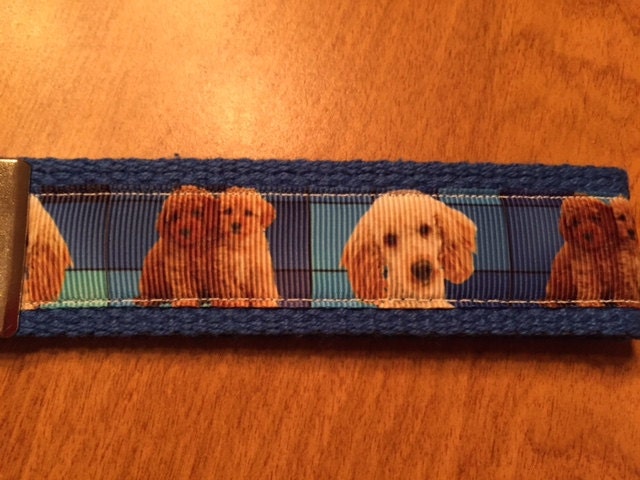 Doodle Dog Keychain with Blue Plaid Background – Cute Puppy Gift for Dog Lovers