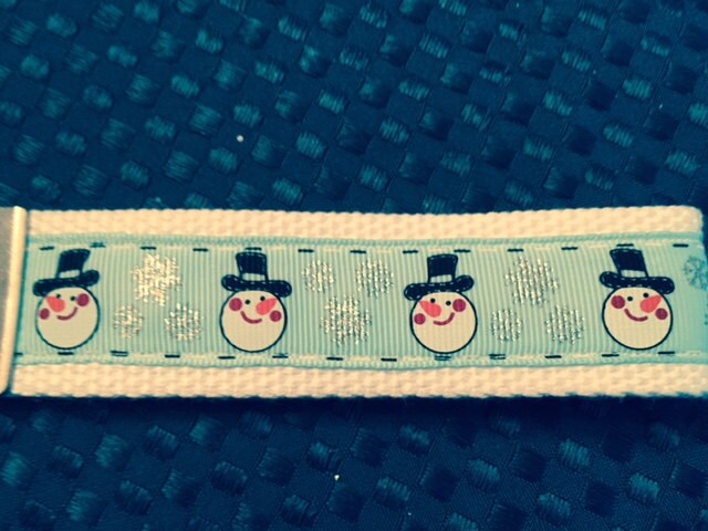 Frosty the Snowman Keychain Wristlet – Cute Winter Snowman Key Fob