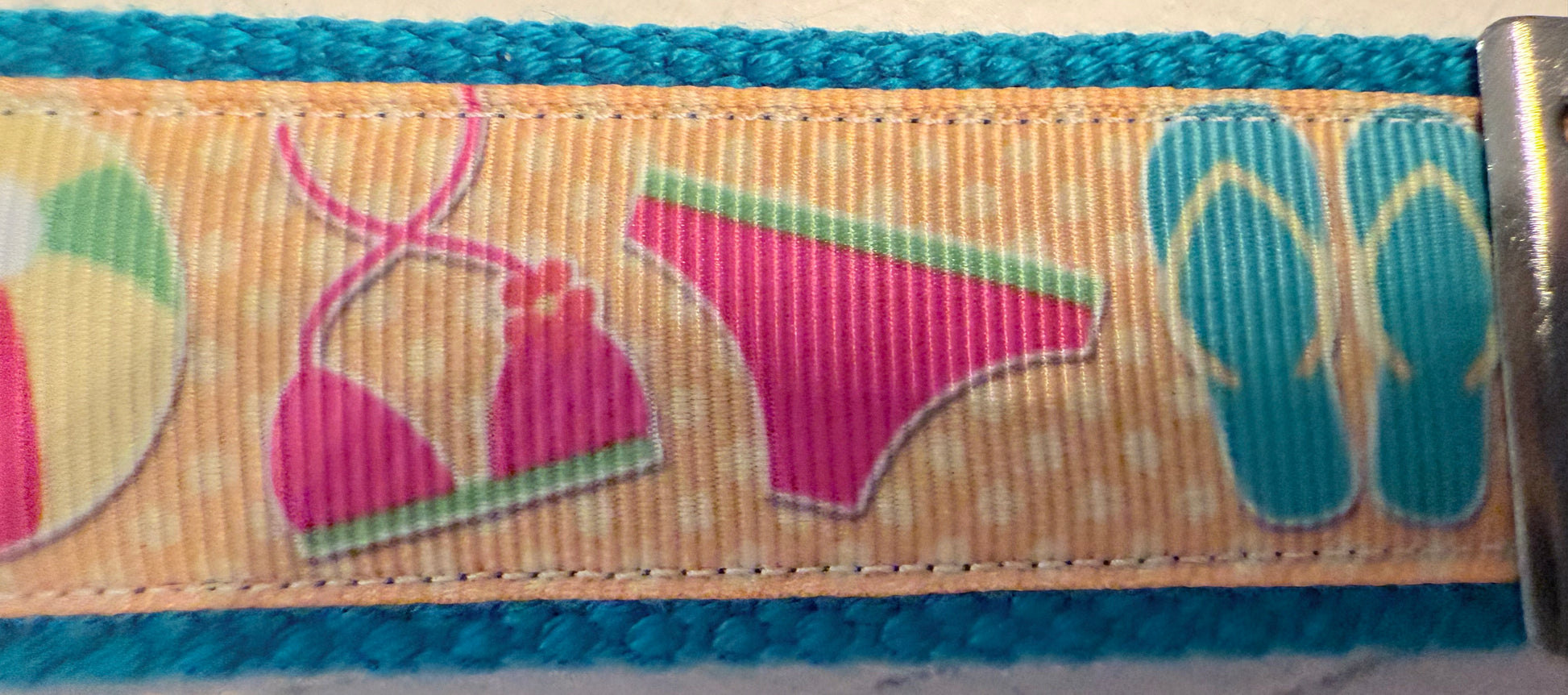 Beach Vibes Wristlet Keychain – Carry Summer with You! 🏖️