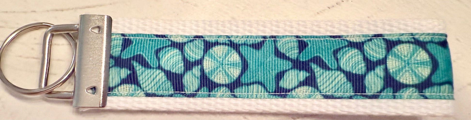 Beach Shells & Sand Dollars Wristlet Keychain – Coastal Handmade Key Fob