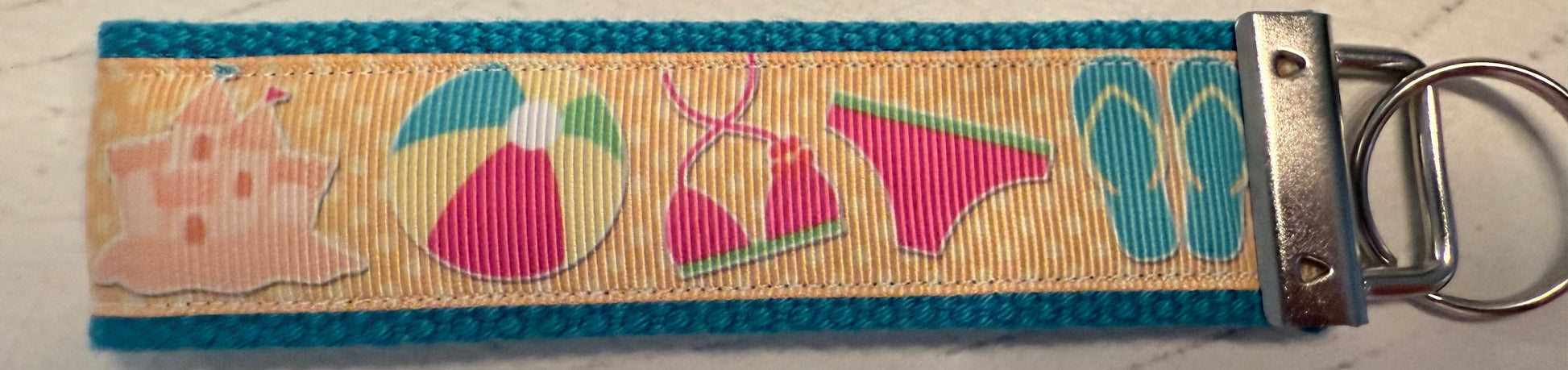 Beach Vibes Wristlet Keychain – Carry Summer with You! 🏖️