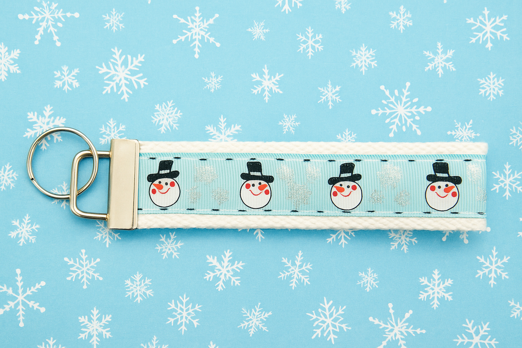 Frosty the Snowman Keychain Wristlet – Cute Winter Snowman Key Fob
