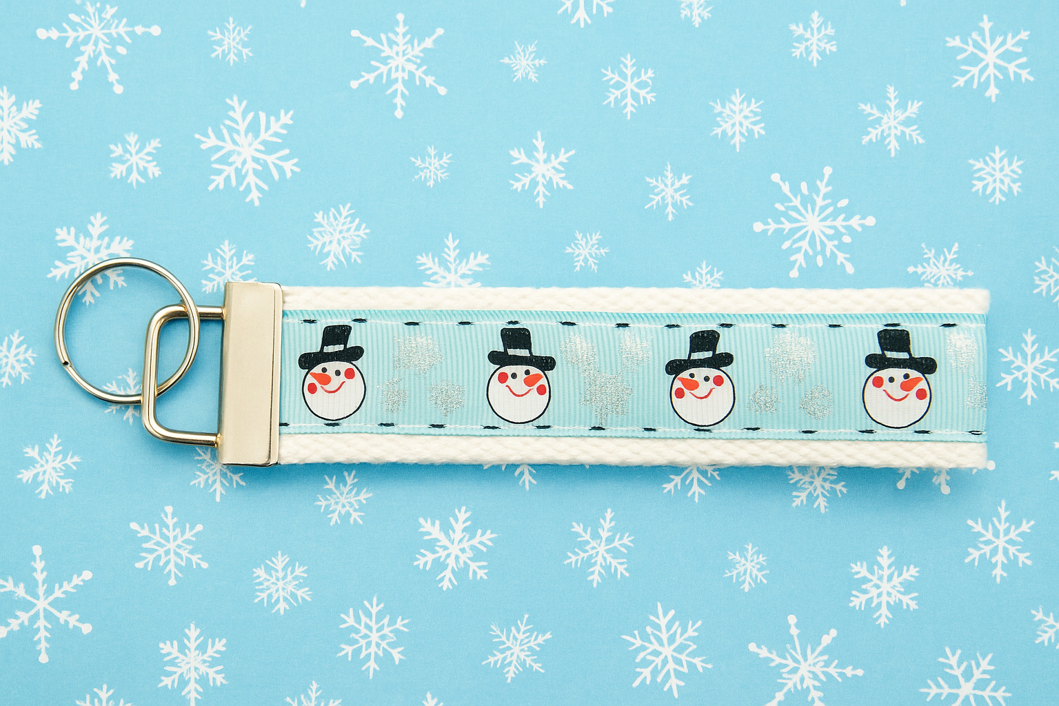 Frosty the Snowman Keychain Wristlet – Cute Winter Snowman Key Fob
