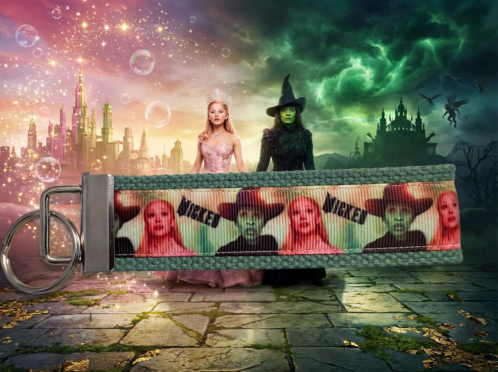 ✨ Wicked Inspired Keychain – Broadway Musical Key Fob, Witch Aesthetic Accessory, Gift for Theatre Lovers ✨