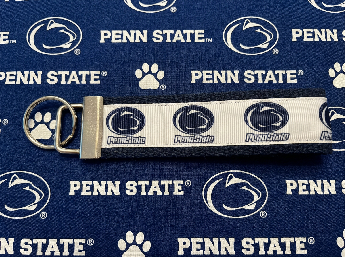 🦁 Penn State Wristlet Keychain – Nittany Lions Logo Key Fob | Handmade Game Day Accessory