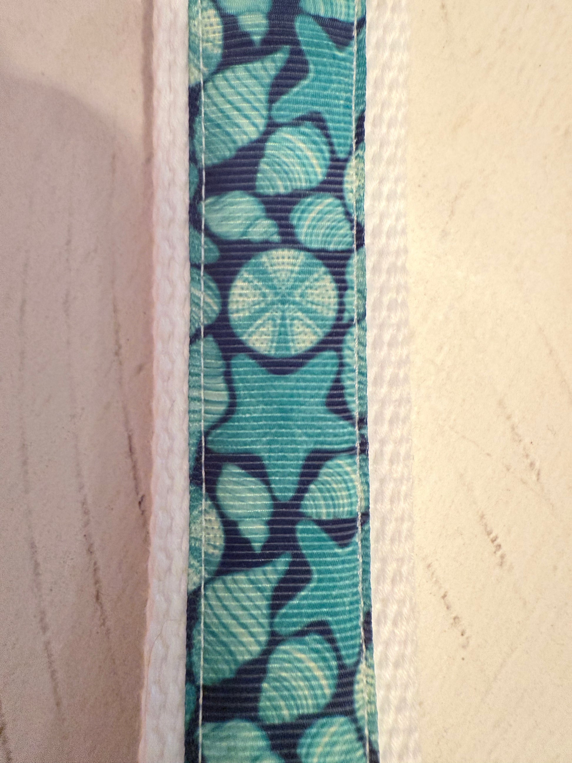 Beach Shells & Sand Dollars Wristlet Keychain – Coastal Handmade Key Fob