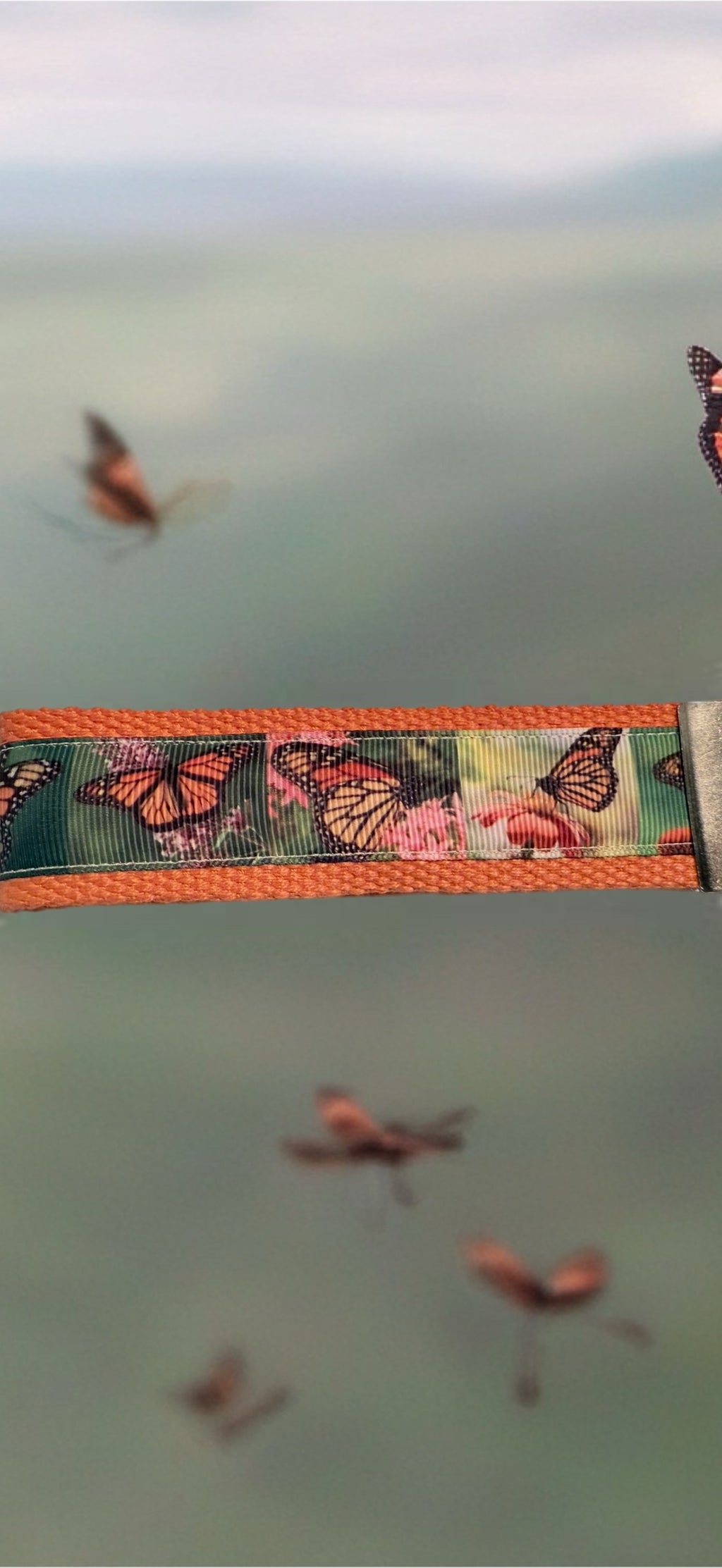 🦋 Butterfly Garden Wristlet Keychain – Handmade Nature-Inspired Accessory