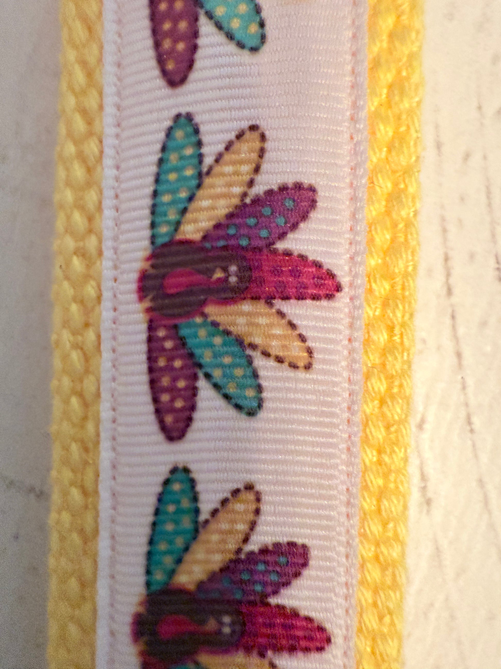 🦃 Thanksgiving Feather Wristlet Keychain – Fall Turkey-Inspired Accessory