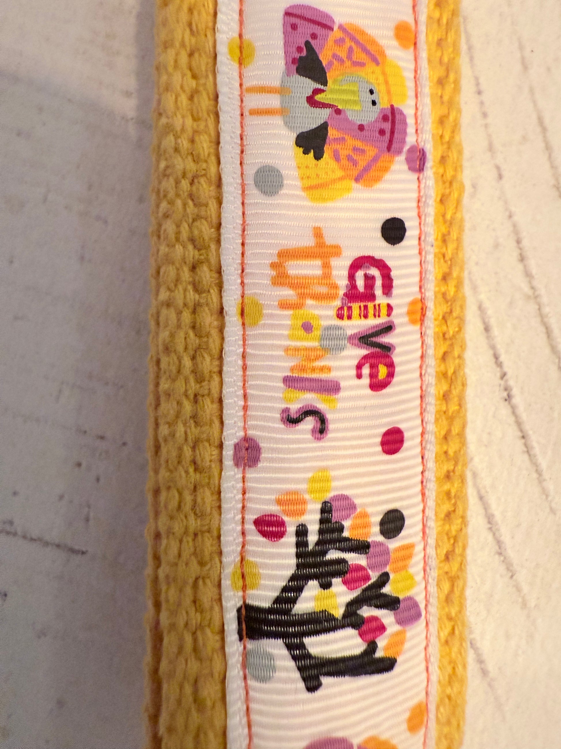 🦃 “Give Thanks” Fall Wristlet Keychain – Festive Thanksgiving Accessory