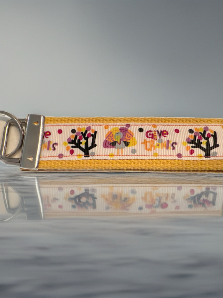 🦃 “Give Thanks” Fall Wristlet Keychain – Festive Thanksgiving Accessory