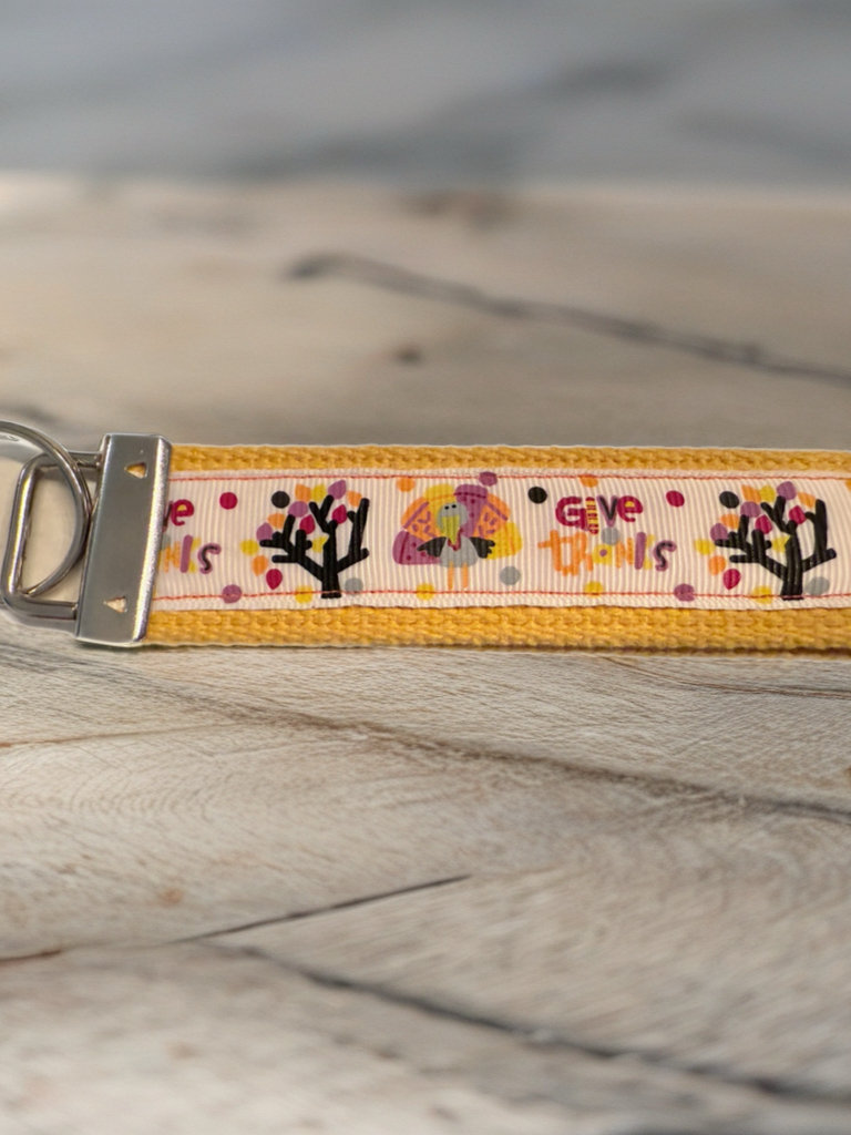 🦃 “Give Thanks” Fall Wristlet Keychain – Festive Thanksgiving Accessory