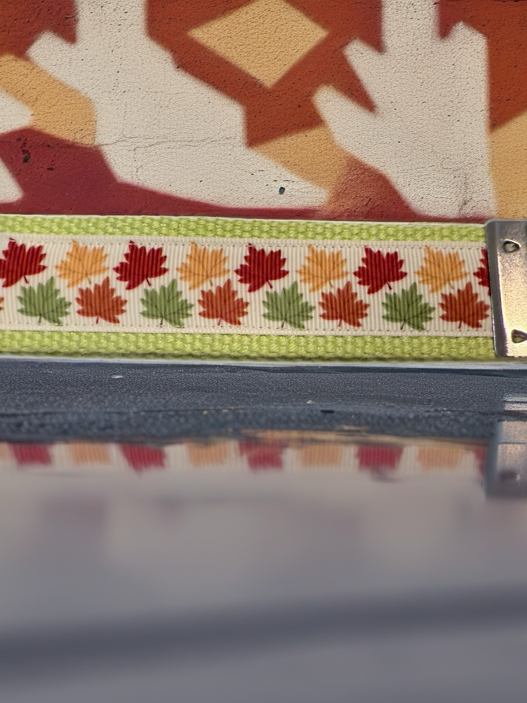 🍁 Autumn Leaves Wristlet Keychain – Handmade Fall & Thanksgiving Accessory