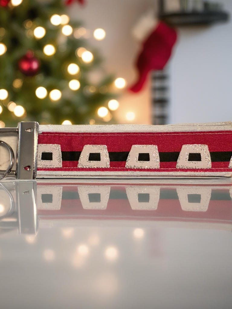 🎅 Santa Belt Wristlet Keychain – Festive Christmas Holiday Accessory