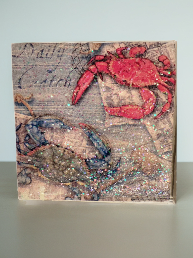 Title:
🦀 Coastal Crab Coaster Set – Nautical Beach Decor with Glitter Finish (Set of 4)