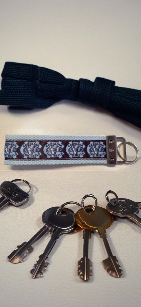 🏀 UNC Tar Heels Wristlet Keychain – Collegiate Style for Life on Campus! 💙