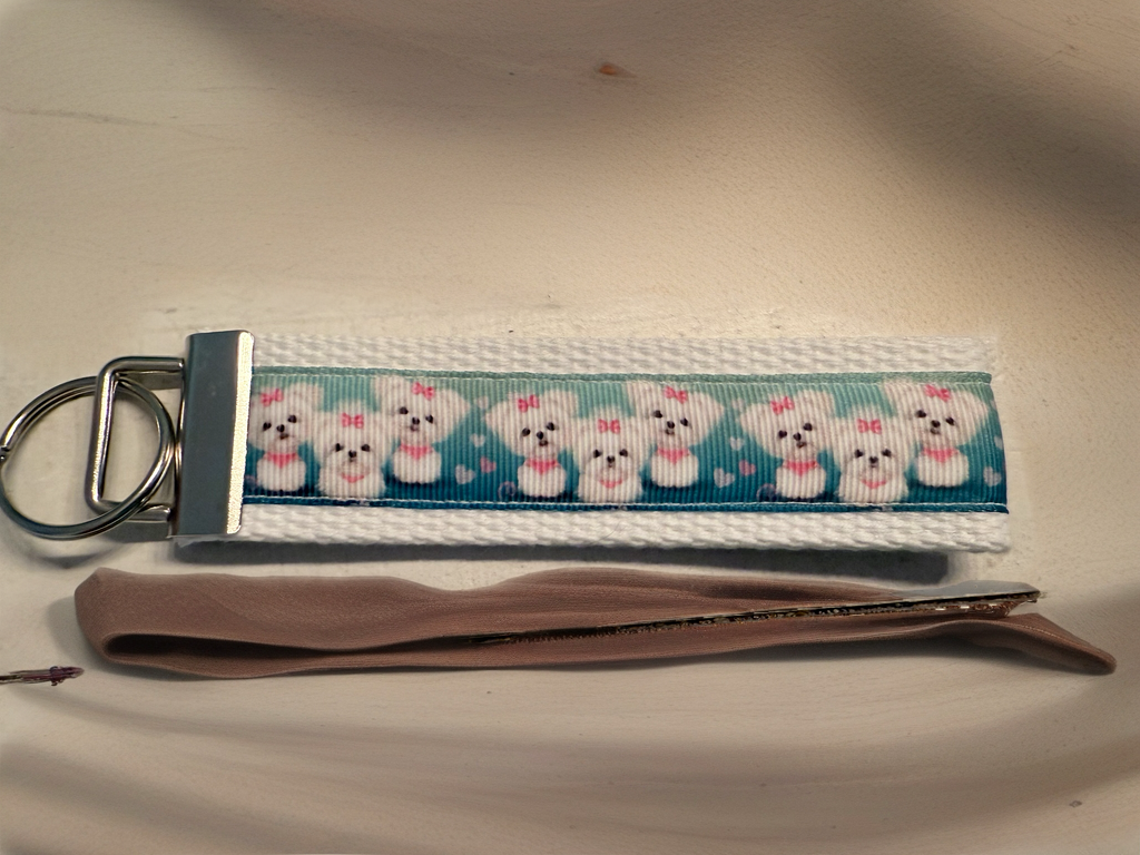 Bichon Frise Keychain Wristlet – Cute Dog Lover Gift, Durable Fabric Key Fob
