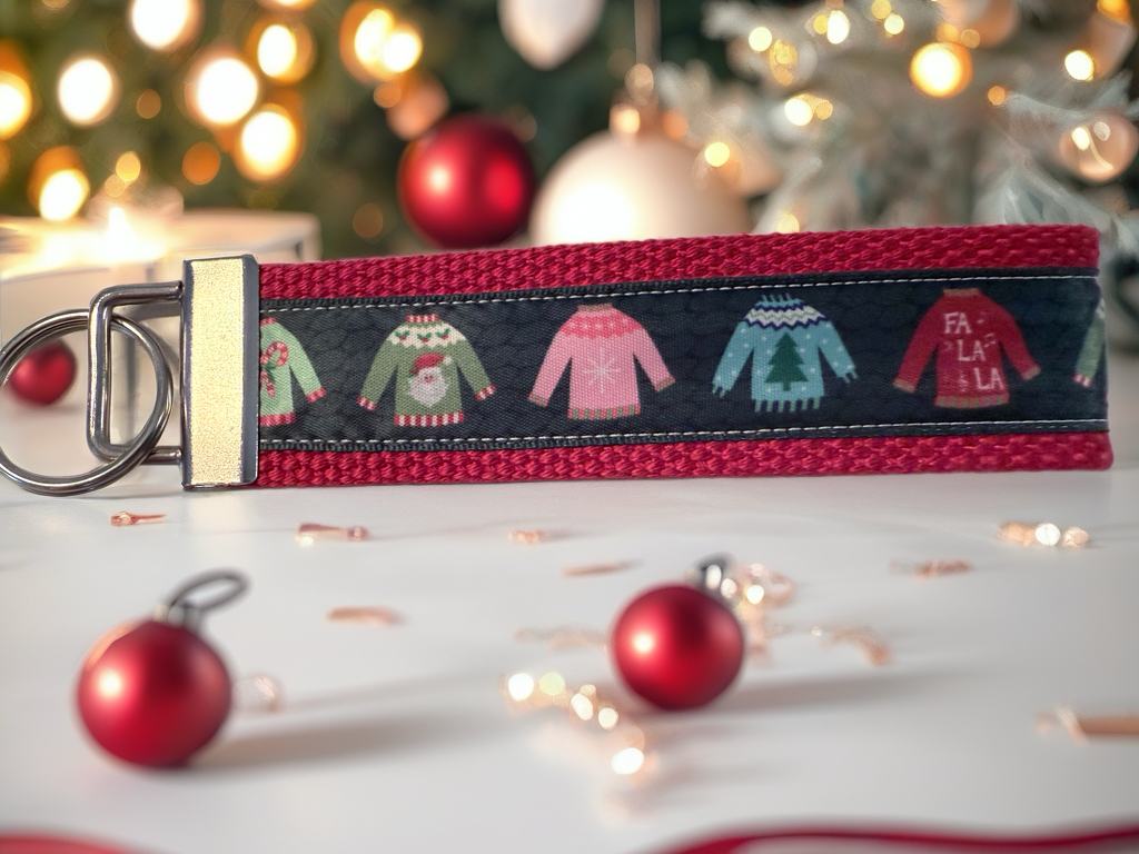 🎄 Holiday Sweater Keychain Wristlet – Christmas Key Fob