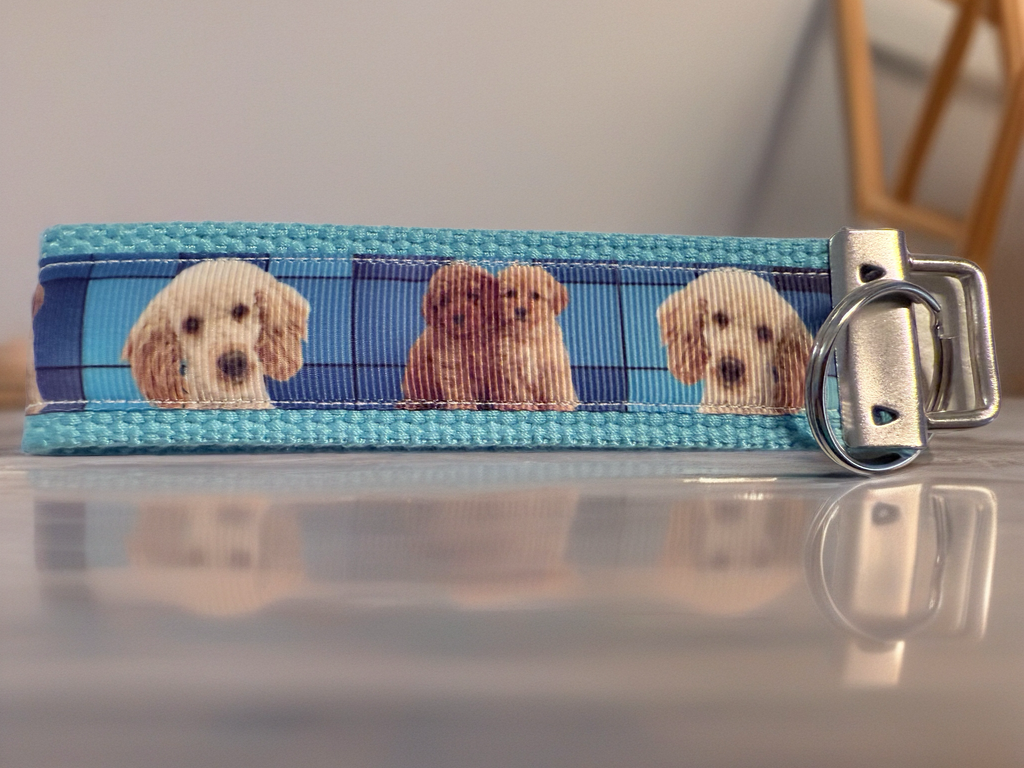 Doodle Dog Keychain with Blue Plaid Background – Cute Puppy Gift for Dog Lovers
