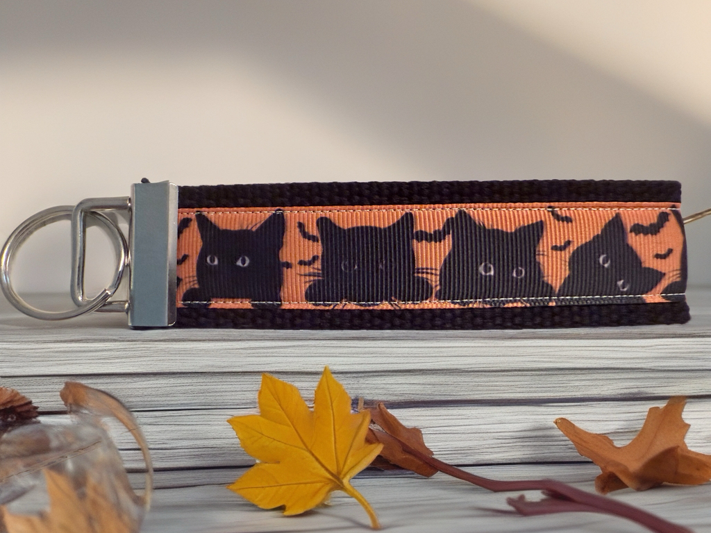Halloween Black Cat Keychain – Spooky Cat & Bat Wristlet Key Fob