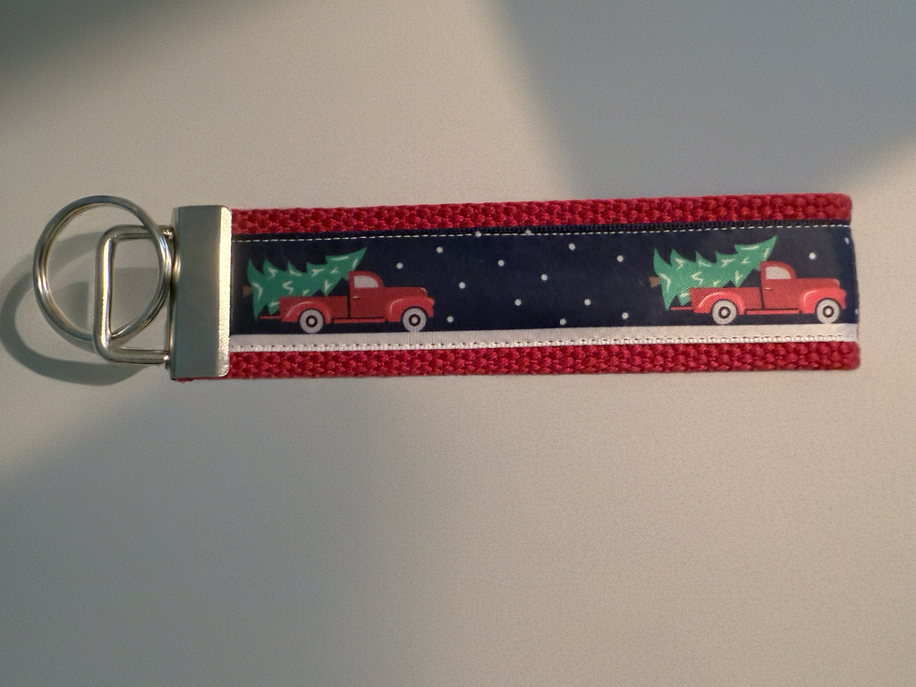 Christmas Red Truck Keychain – Holiday Wristlet Key Fob with Vintage Truck & Tree