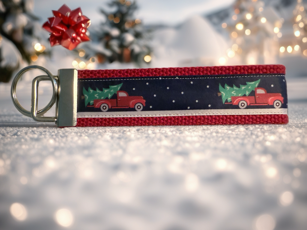 Christmas Red Truck Keychain – Holiday Wristlet Key Fob with Vintage Truck & Tree