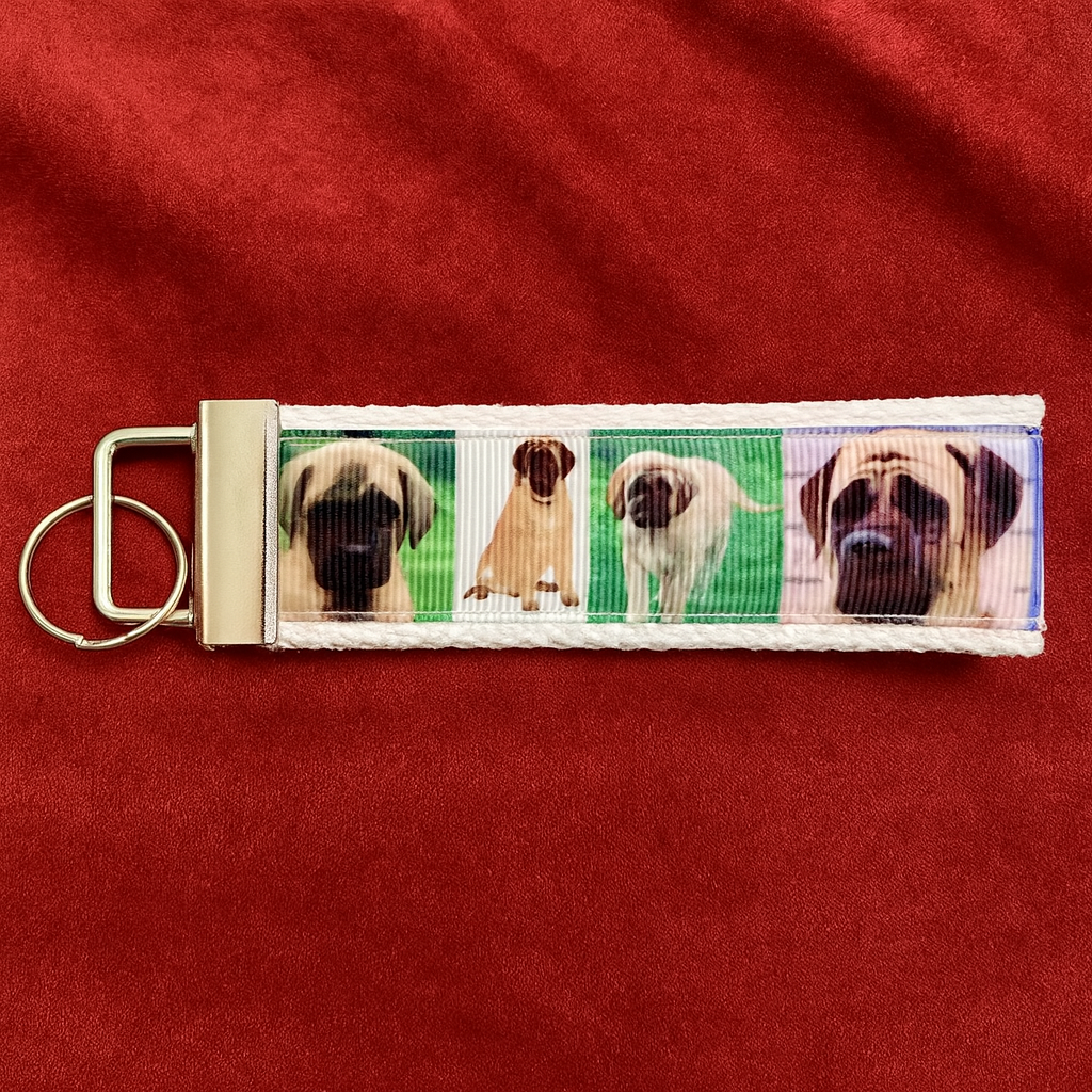 English Mastiff Keychain – Durable Dog Lover Gift | Cute Mastiff Key Fob