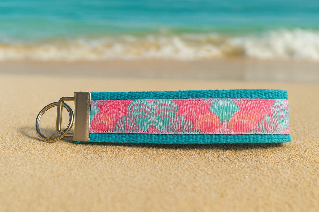 Seashell Beach Wristlet Keychain – Coastal Ocean-Inspired Key Fob