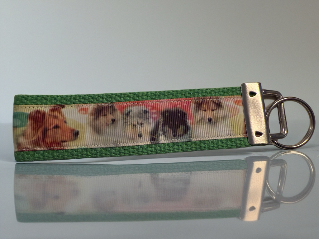 Collie & Sheltie Keychain Wristlet – Handmade Dog Breed Key Fob for Dog Lovers