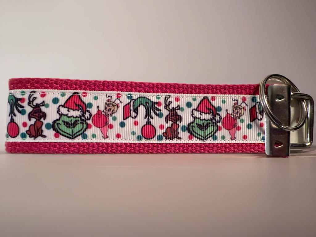 Christmas Grinch-Inspired Keychain Wristlet – Holiday Gift, Stocking Stuffer, Festive Key Fob