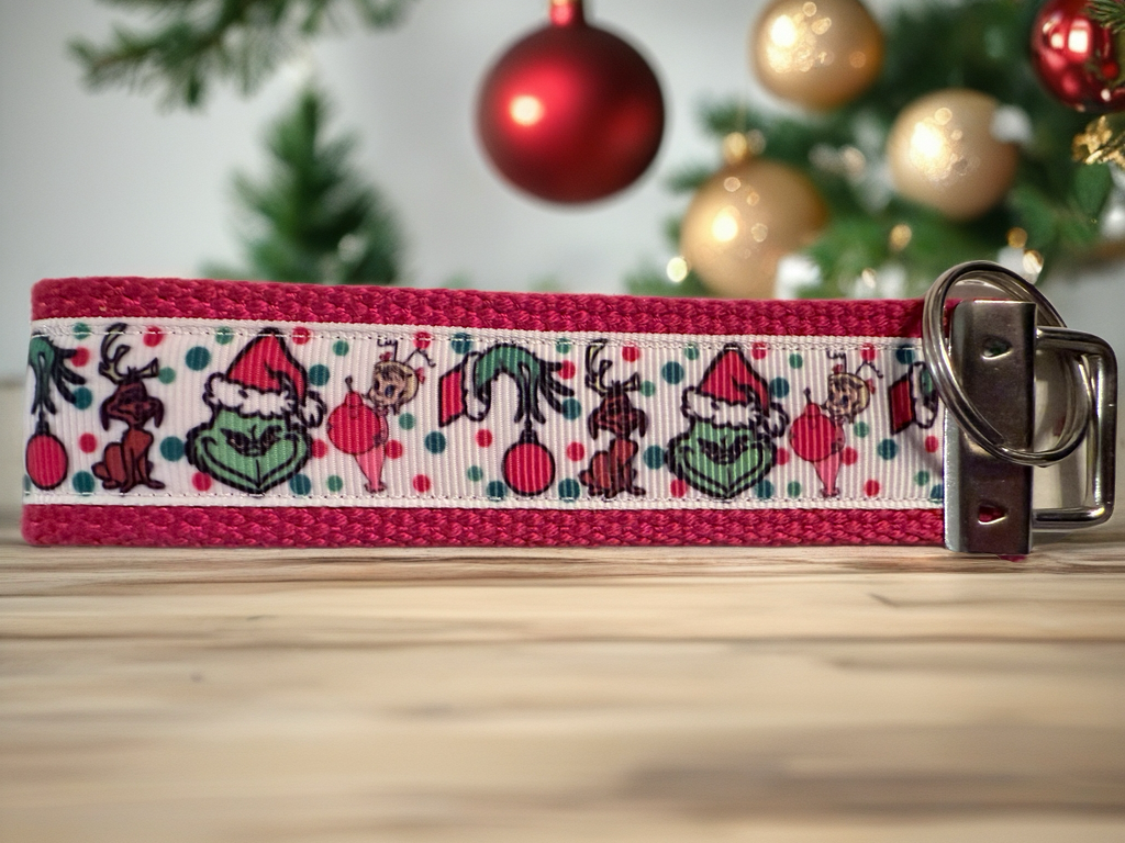 Christmas Grinch-Inspired Keychain Wristlet – Holiday Gift, Stocking Stuffer, Festive Key Fob
