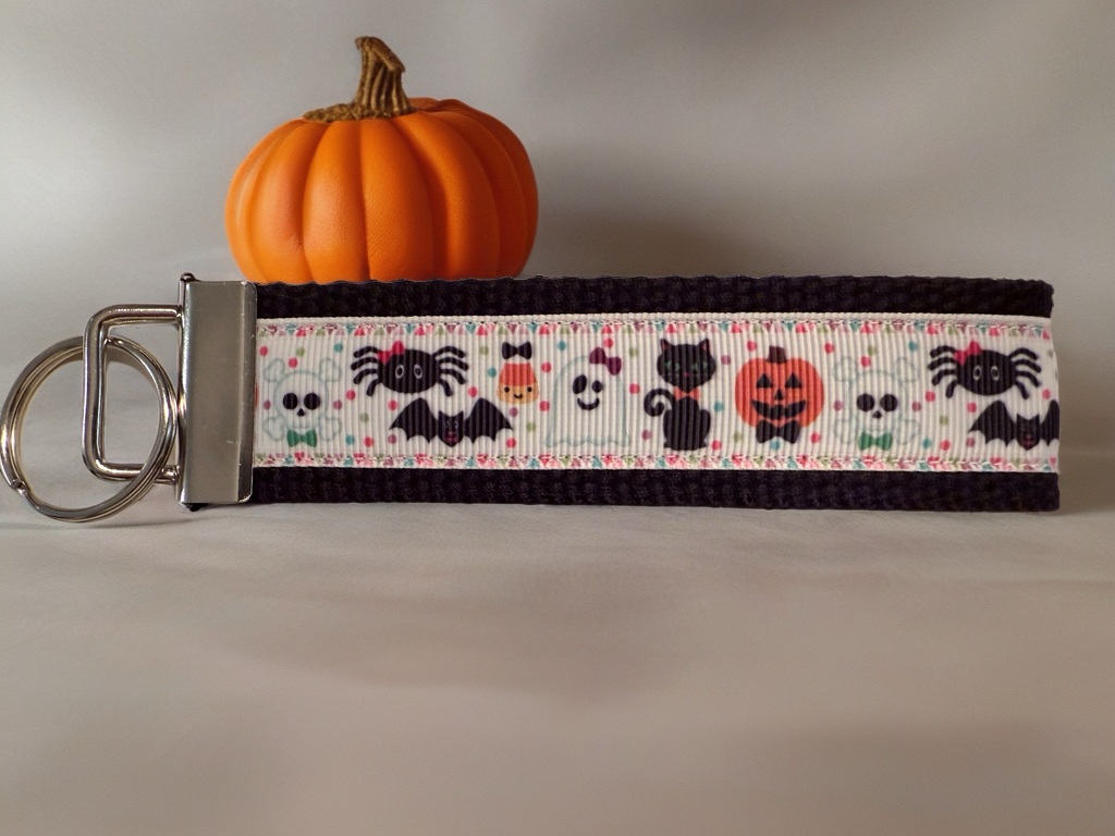 Halloween Keychain Wristlet – Cute Spooky Ghost, Pumpkin, Cat & Bat Key Fob