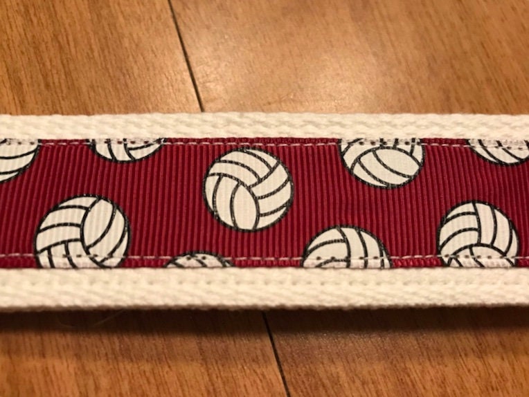 🏐 Pink Volleyball Wristlet Keychain – Cute Sports Key Fob for Volleyball Players, Moms & Coaches