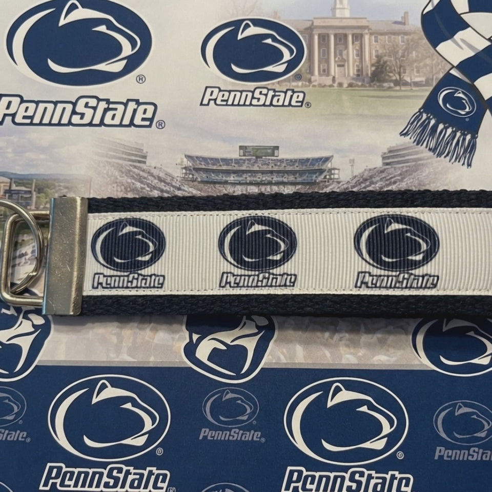 🦁 Penn State Wristlet Keychain – Nittany Lions Logo Key Fob | Handmade Game Day Accessory