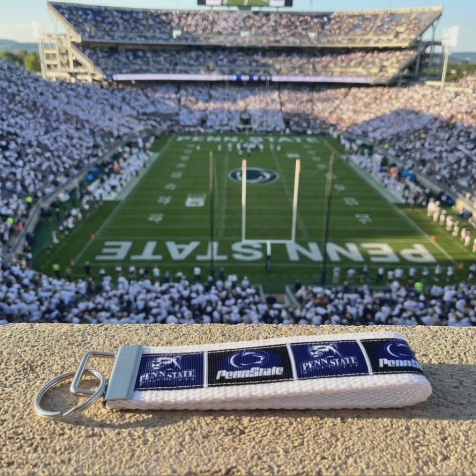 🦁 Penn State Wristlet Keychain – Nittany Lions Game Day Accessory | Handmade School Pride Key Fob